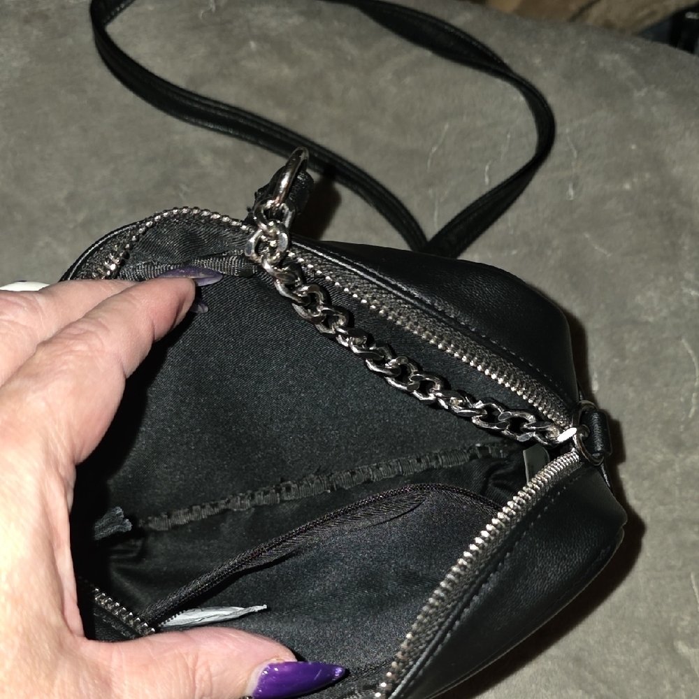 NWT Rebecca Minkoff Black Quilted Crossbody Bag with Chain Strap - Picture 3 of 4